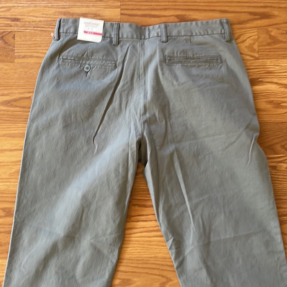 NWT Old Navy Gray Ultimate Straight Flat Front Khakis Size 34 x 32 - Picture 9 of 10